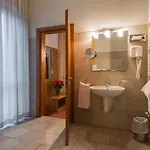 Lux Hotel 4*