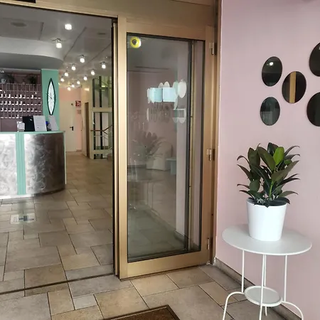 Lux Hotel