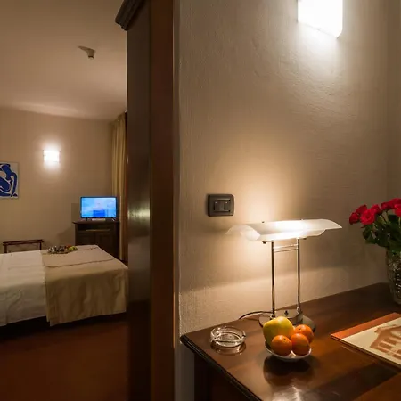 Lux Hotel 4*