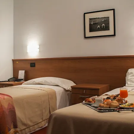 Ξενοδοχείο Lux 4*