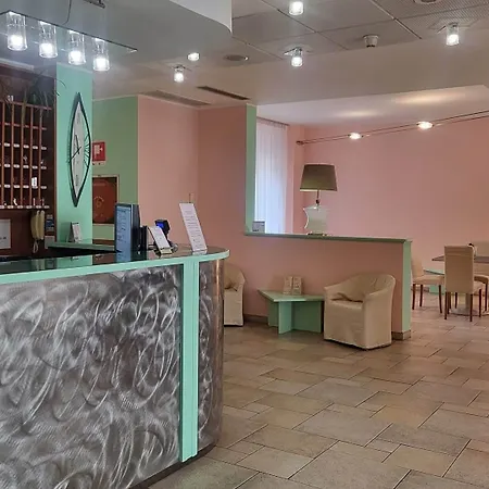 Lux Hotel 4*