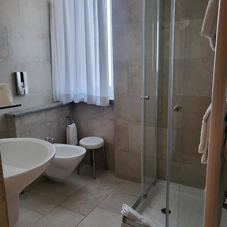 Lux Hotel 4*