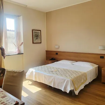 Lux Hotel 4*