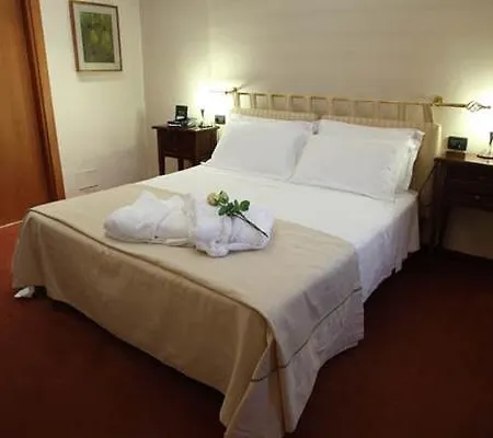 ホテル Lux 4*