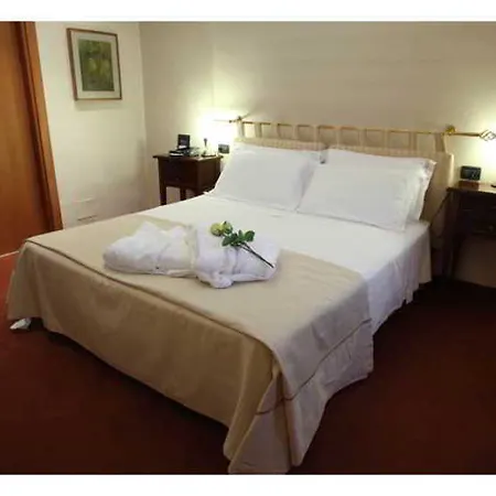 Hotel Lux Alessandria