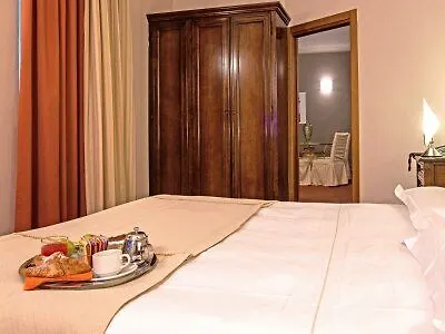 Hotel Lux 4*