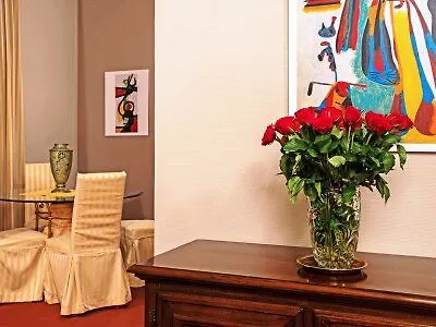Hotel Lux