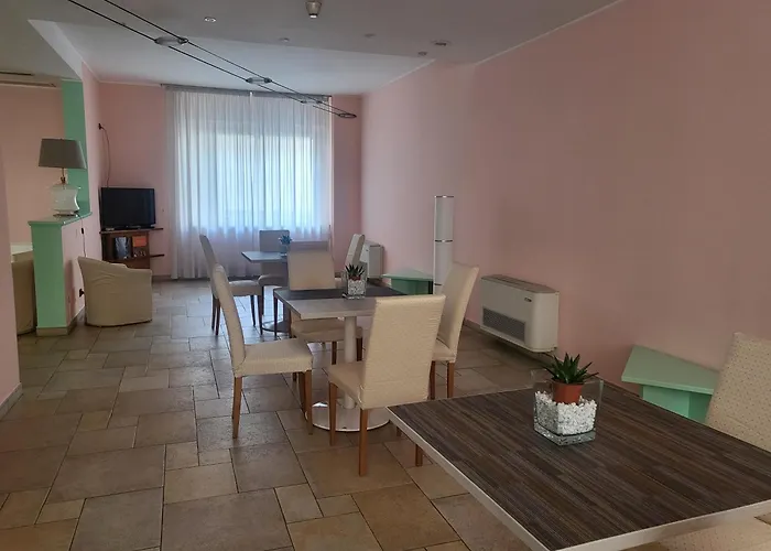 Szálloda Lux Alessandria